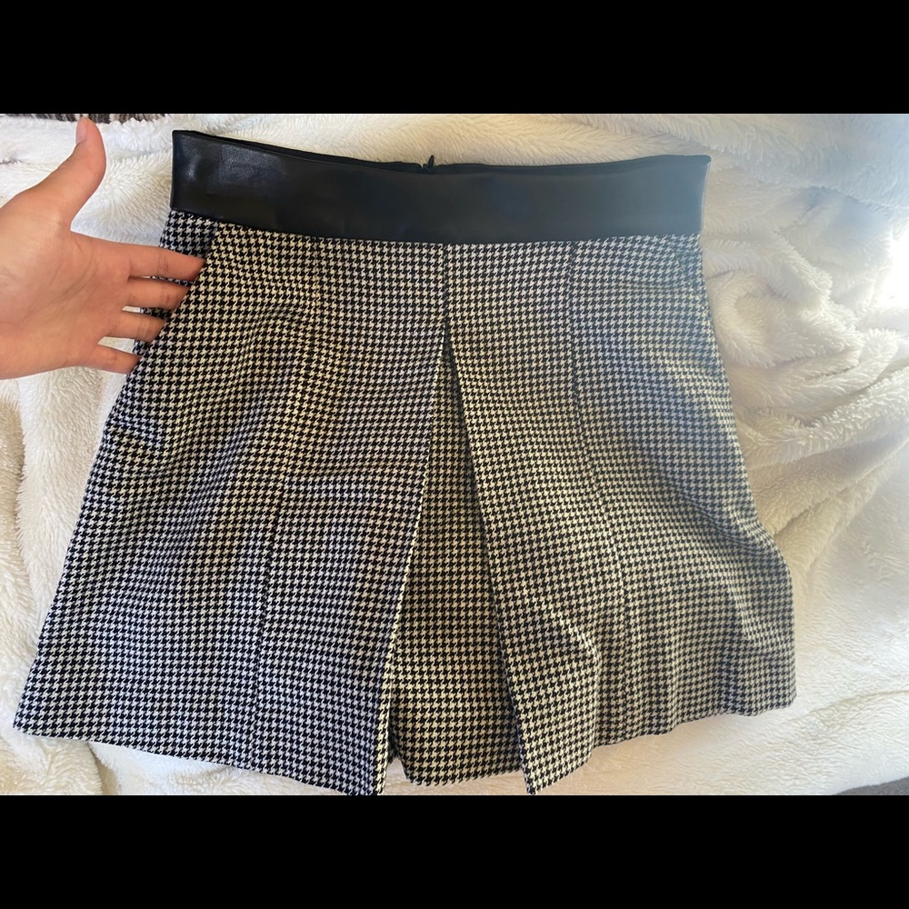 The Kooples Paris. Houndstooth mini skirt size size 1/US Small
